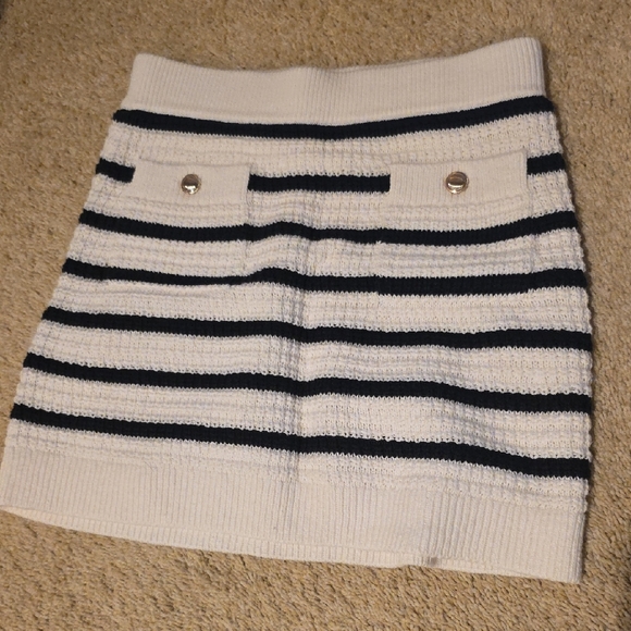 A&F Girls' Skirt - Picture 1 of 6